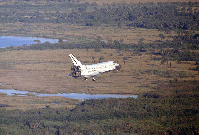 Space History Photo: STS-56 Landing
